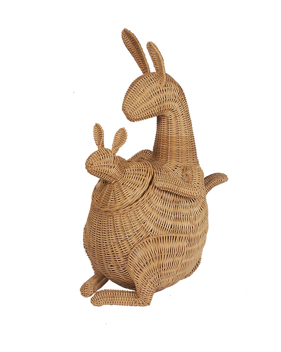 Kangaroo figure by Agus India, catalogue code AE 58
